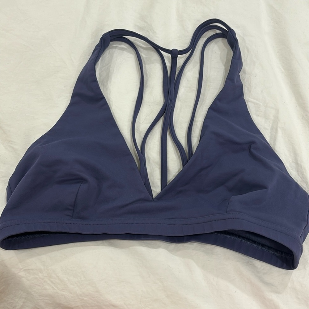 Lululemon sports bra